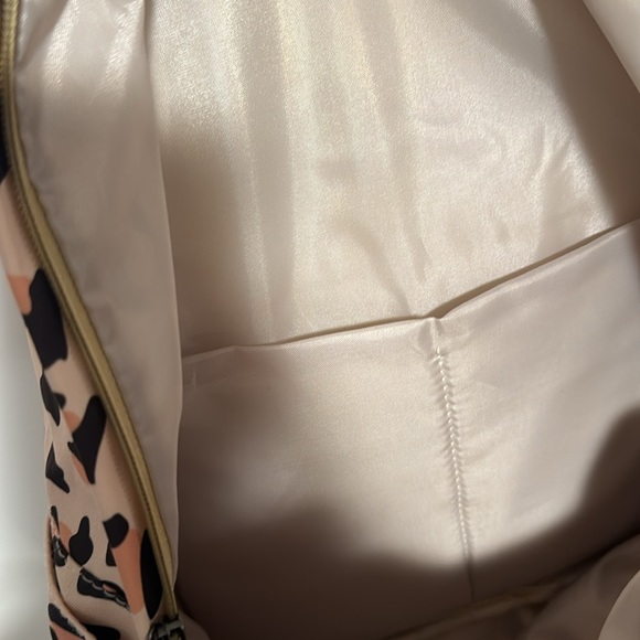 LEOPARD PRINT BACKPACK - Picture 5 of 8